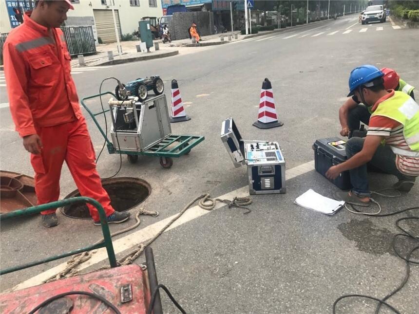 新闻：天津塘沽区地下雨水管道疏通清淤