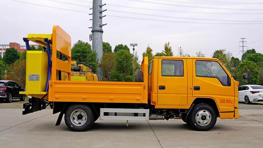 五环防撞缓冲车 高速安全防撞车 曼力西品牌防撞缓冲垫