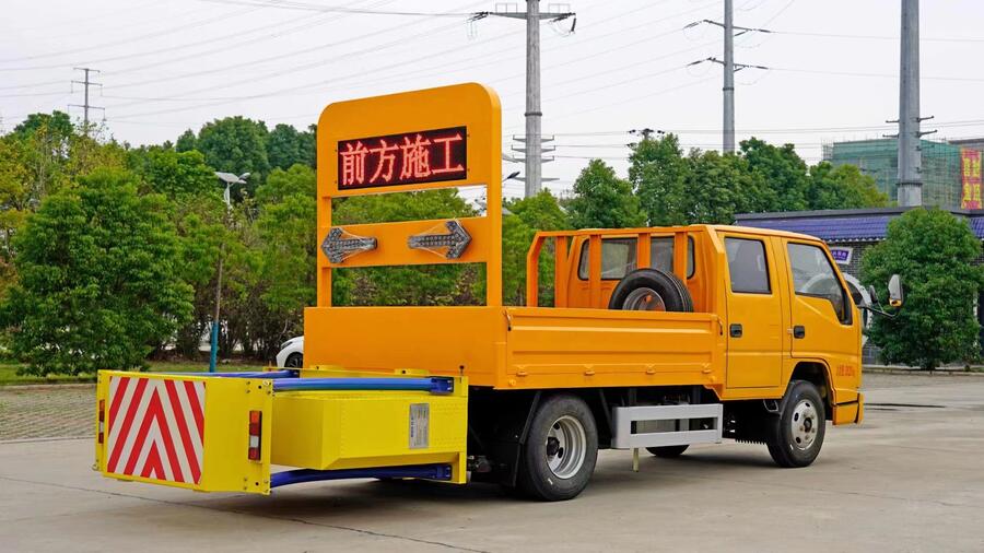 道路防撞缓冲车 蓝牌防撞车 曼力西防撞缓冲垫