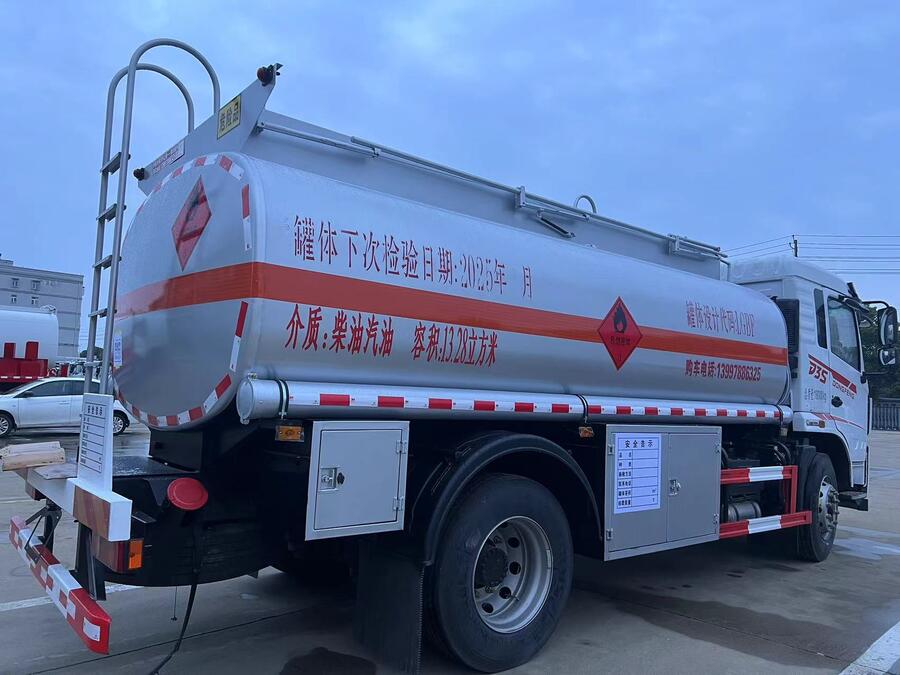 油罐车10吨多少钱一公里柴油车尾气黑烟处理添加剂有哪些加油车油泵维修