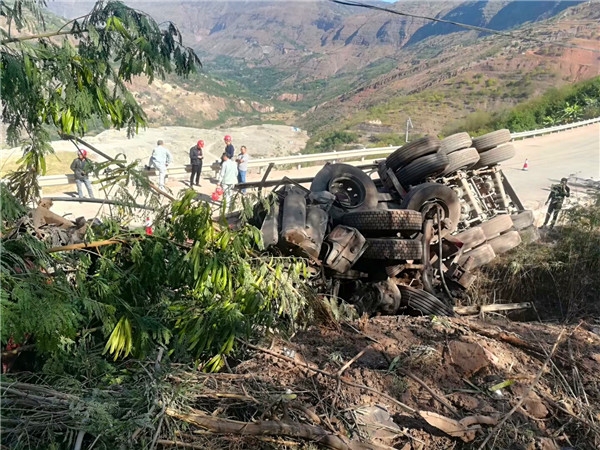 南充重型清障车_重型清障车那个厂家质量好