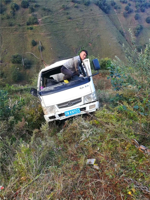 铜川土炮拖车_土炮施救车图纸定做铸造辉煌