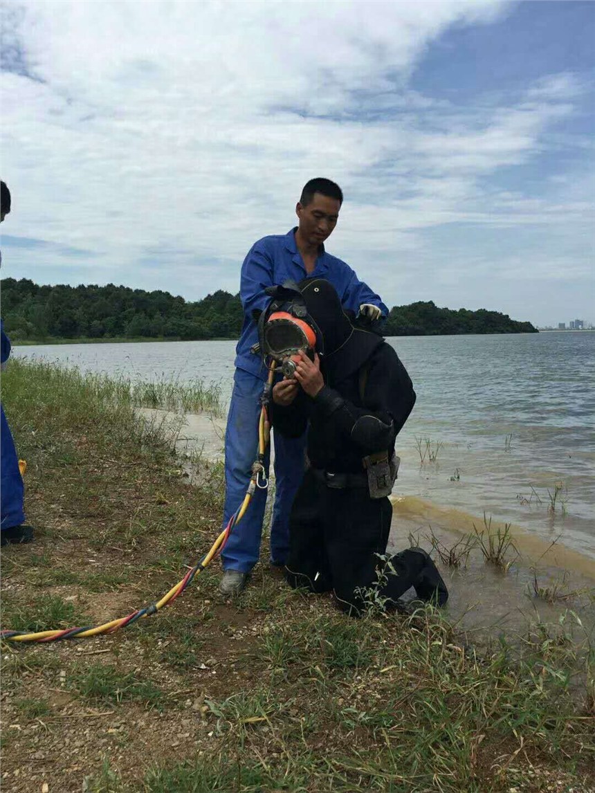 （新闻）：滨州本地的市政管道水下封堵