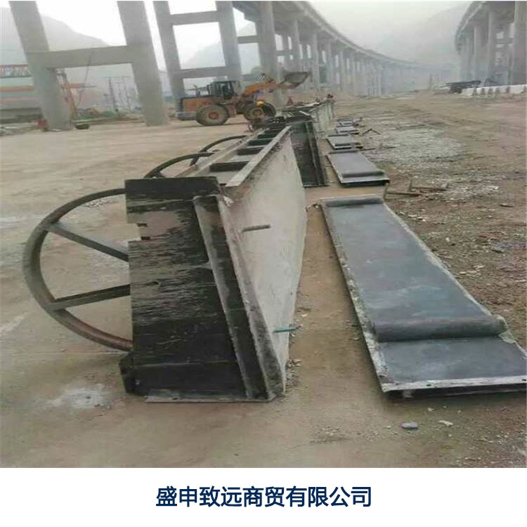隔离墩模具移动式隔离带模具价格栏杆隔离带模具