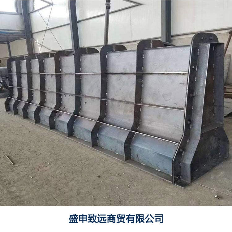 隔离墩钢模具生产厂家移动式隔离带模具加工预制隔离带模具