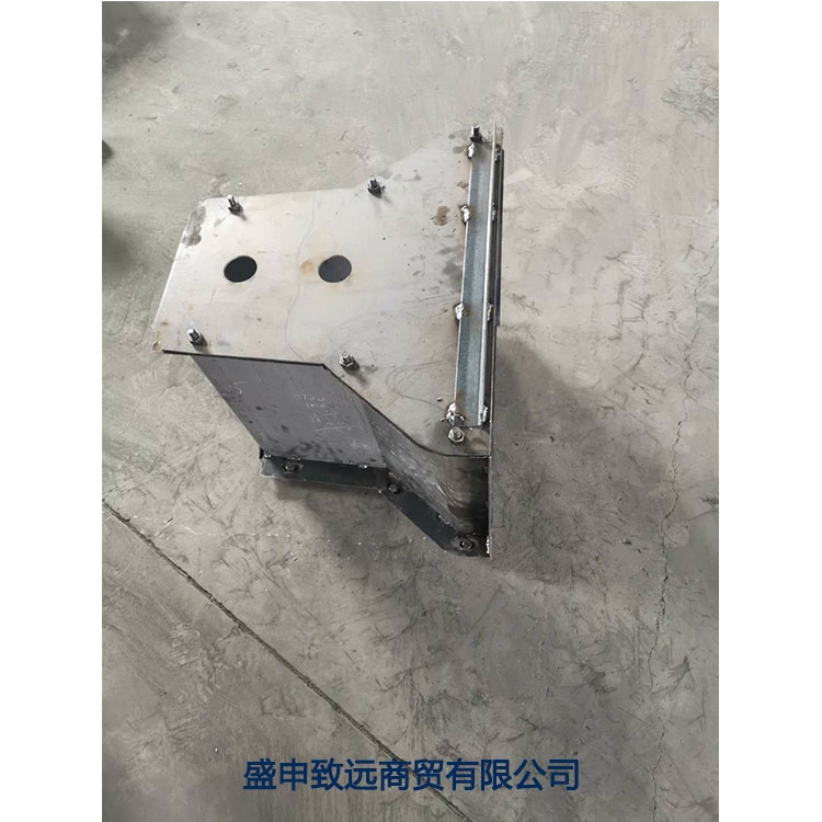 隔离墩钢模具供应商移动式隔离带模具厂家铁路隔离墩模具
