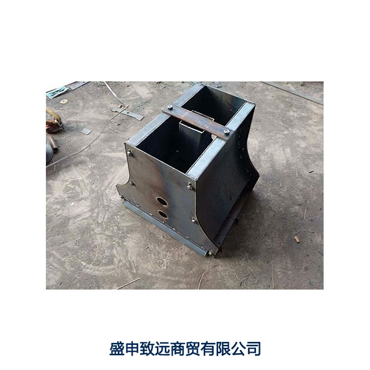 隔离墩钢模具水泥隔离墩钢模具栏杆隔离带模具加工