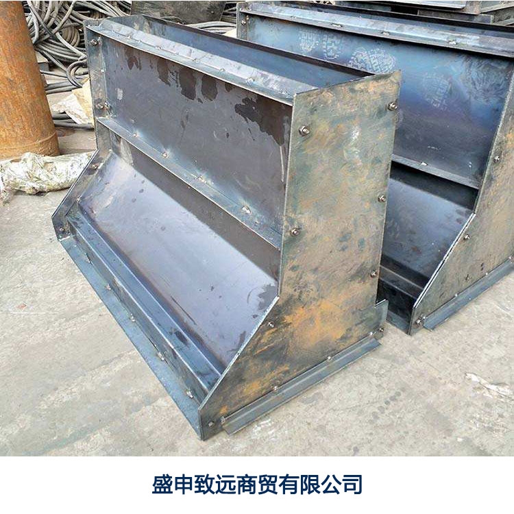 隔离墩钢模具报价移动式隔离带模具批发栏杆隔离带模具厂