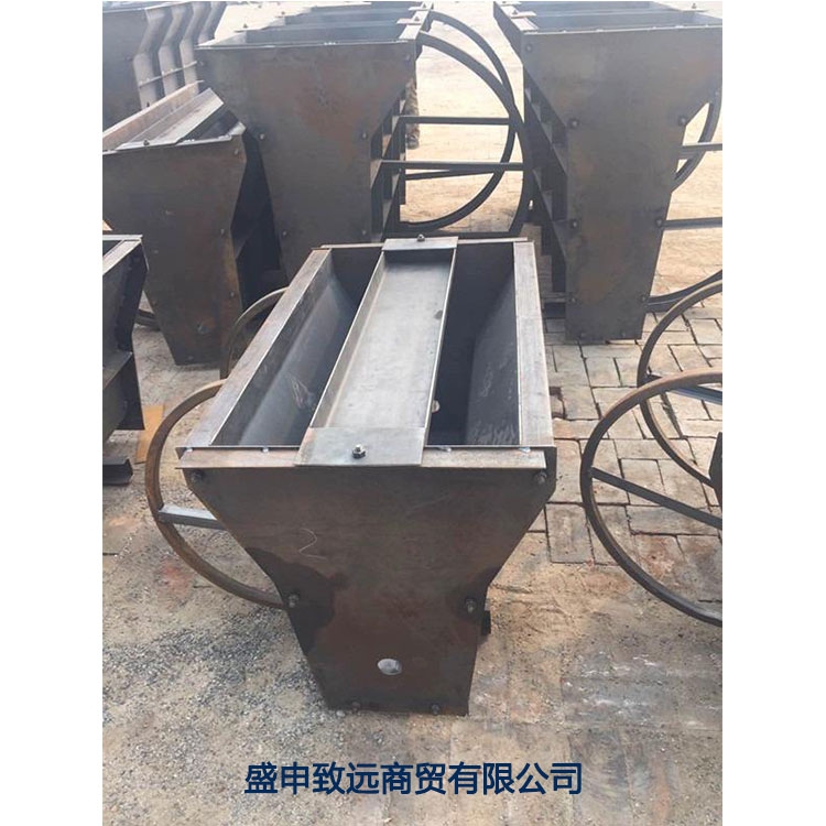 隔离墩钢模具尺寸移动式隔离带模具价格预制隔离墩钢模具