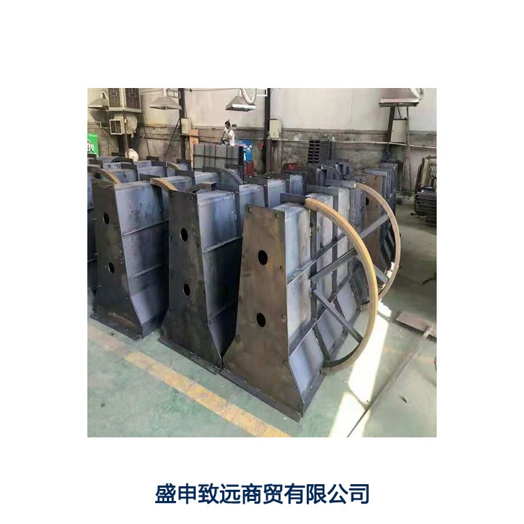 隔离墩钢模具生产厂家移动式隔离带模具加工预制隔离带模具