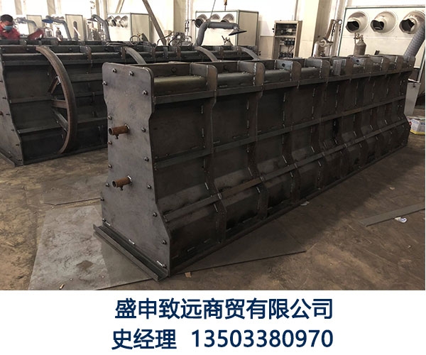 混凝土隔离墩模具交通隔离带模具制作分隔带模具