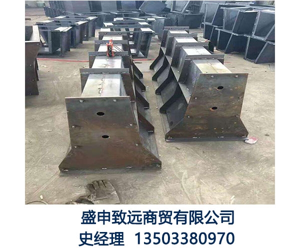 隔离墩钢模具价格移动式隔离带模具制作交通隔离带模具厂