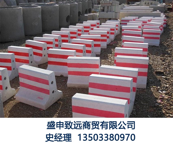 隔离墩钢模具尺寸水泥隔离墩钢模具厂家交通隔离带模具批发