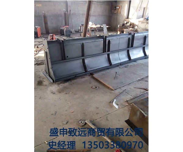 哪里隔离墩钢模具便宜交通隔离带模具生产厂家分隔带模具