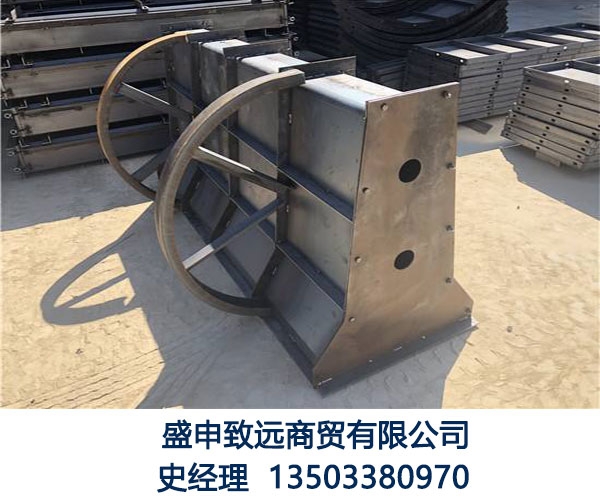 隔离墩钢模具尺寸移动式隔离带模具价格预制隔离墩钢模具