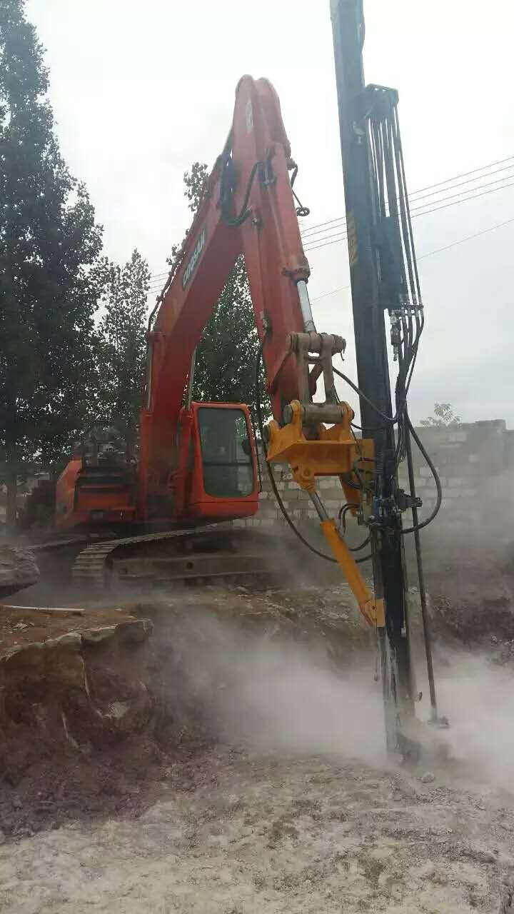 佛山茂名履带式潜孔钻矿山静爆打孔机