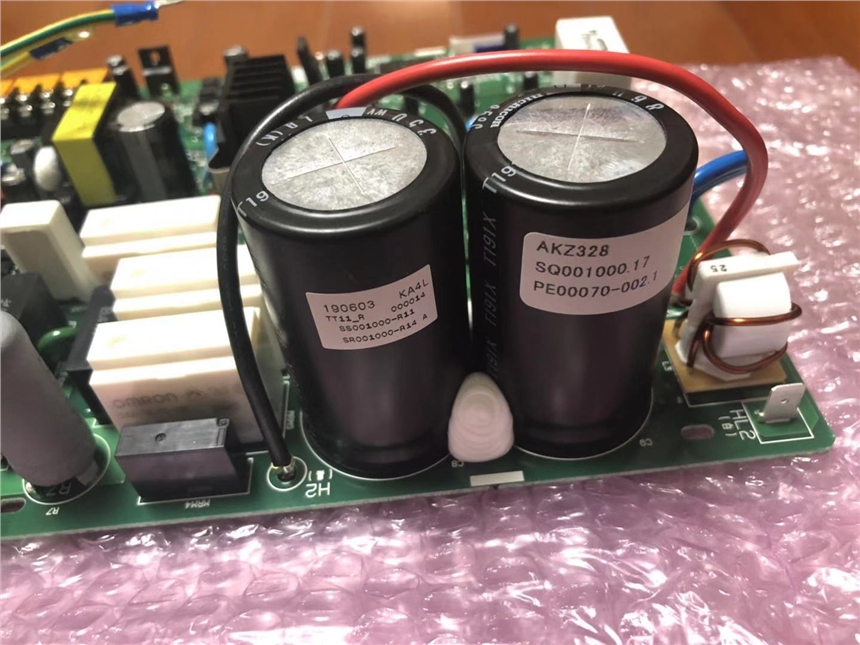 DAIKIN大金油冷机AKZ439油泵马达2P400-216EVS-054上门维修更换