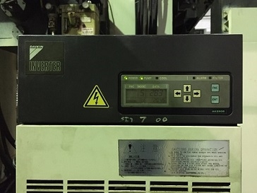 大金油冷机AKZ909冷凝器上门更换